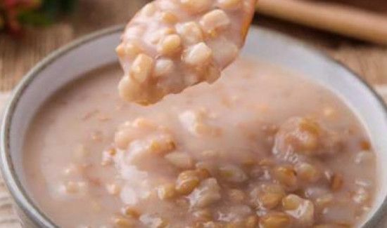 吐酒后吐黄水急救方法