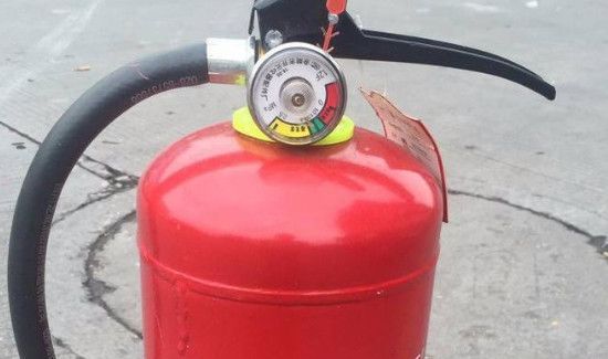 灭火器的使用方法四步
