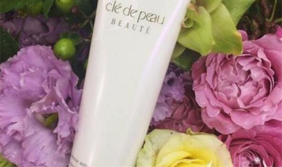 洁面乳是洗脸的吗