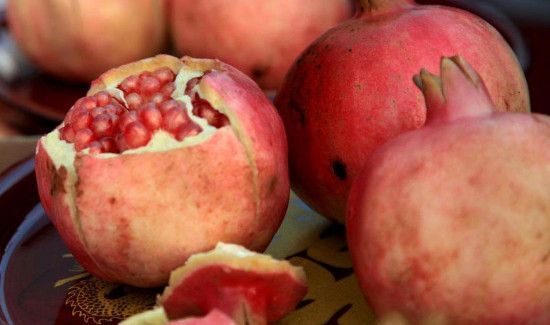 石榴不能和什么一起吃,石榴和什么相克