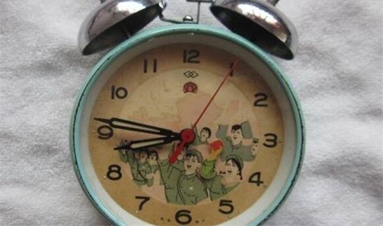 闹钟为什么用碳性电池