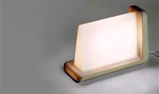 台灯为什么自己会亮