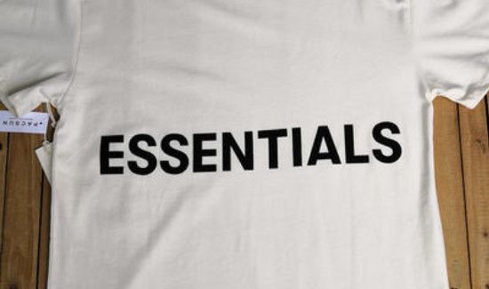 essentials是什么品牌衣服