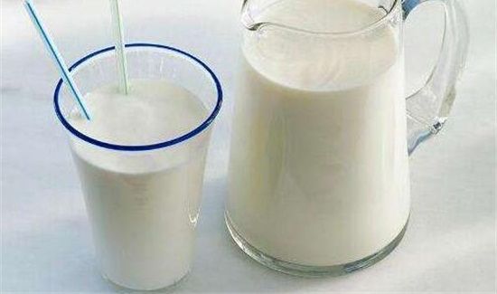 牛奶过期一天还能喝吗