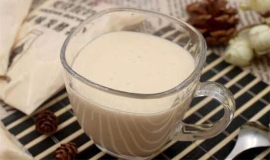 牛奶可以和海鲜一起吃吗