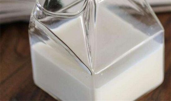 牛奶盒饮料盒有残汁属于哪一类垃圾