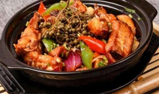 瓦香鸡和黄焖鸡区别