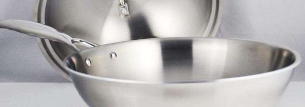 不锈钢锅烧热后有刺鼻气味