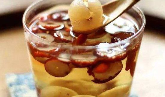 菊花红枣枸杞桂圆茶的功效与作用