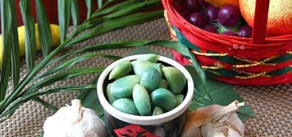 腊八蒜用什么醋好？