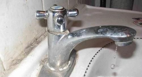 怎样防止到了冬天水管冻住？