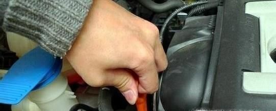 高速行车安全：汽车跑长途前的检查工作