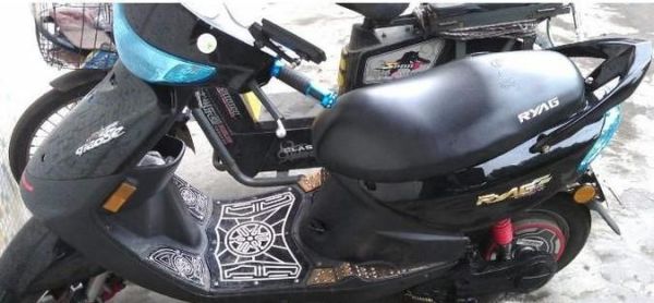 没有钥匙怎么打开电动车座位锁？