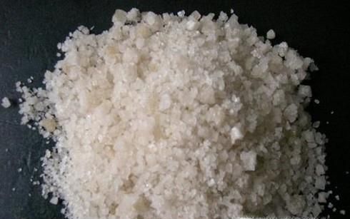 下雪为什么要撒融雪盐?