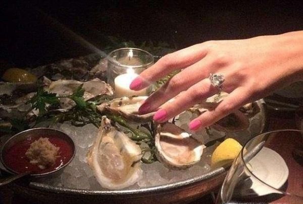 炫富女的拍照日常