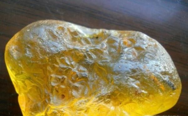 柯巴树脂与蜜蜡的区别，怎样鉴琥珀蜜蜡和别柯巴树脂？