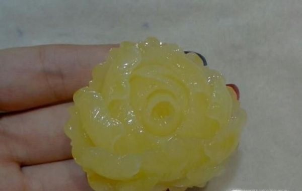 柯巴树脂与蜜蜡的区别，怎样鉴琥珀蜜蜡和别柯巴树脂？