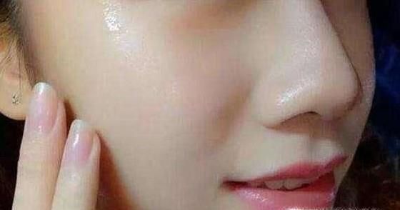 维生素e可以直接擦在脸上吗