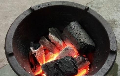 取暖炉烧炭怎么封住？