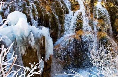 九寨沟出现蓝冰的原因