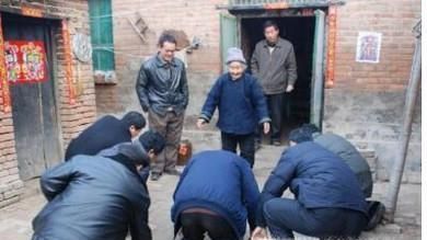 过年要不要给长辈下跪磕头？