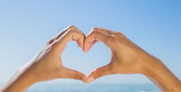 6种超火的比心表白手势