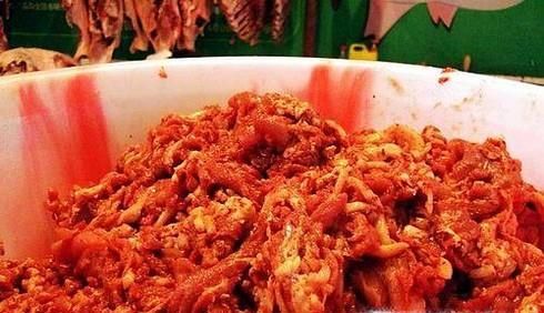 家里自制灌香肠的方法