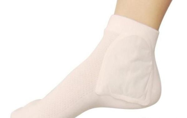 如何使用暖足贴