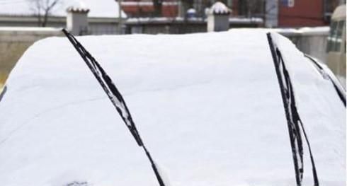 冬天早上怎样去除车窗冻霜