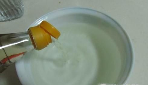 牛仔裤黏上口香糖怎么办