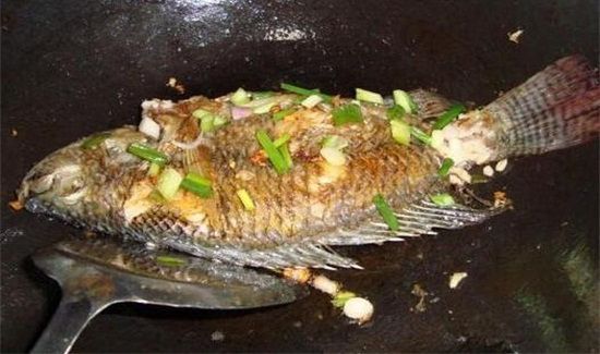 煎鱼用大火还是小火