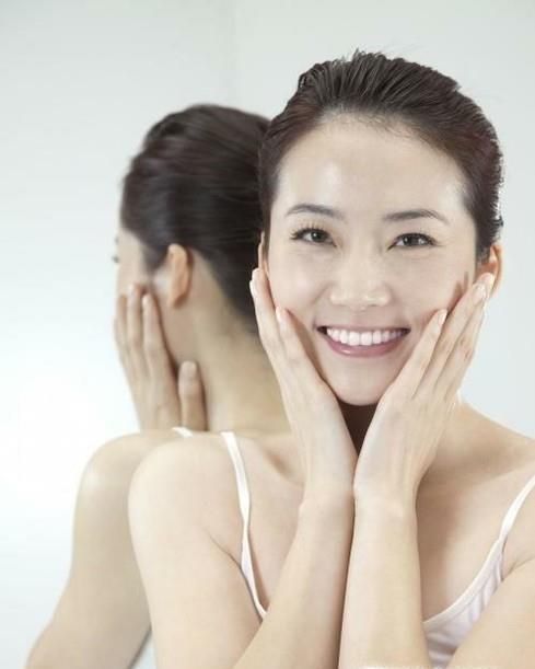 真人比镜子里的自己丑百分之三十？