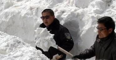 怎样快速挖出被雪崩埋了的人