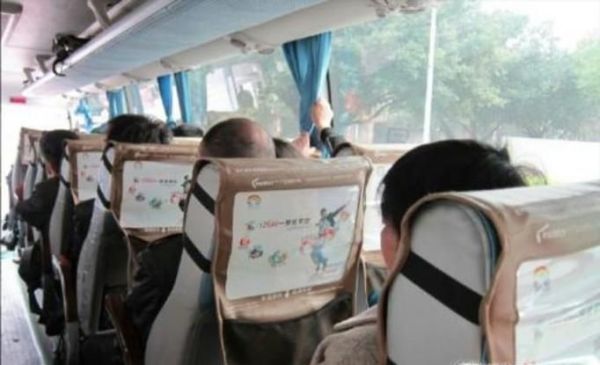 客车侧翻该怎样自救