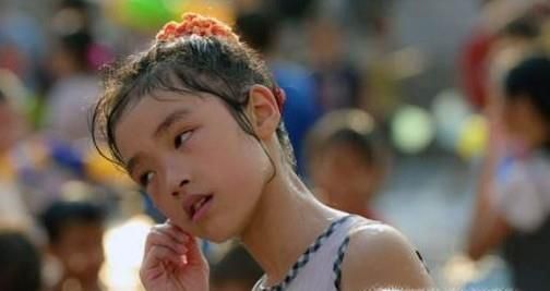 耳朵里进水了如何解决？