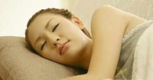 耳朵里进水了如何解决？