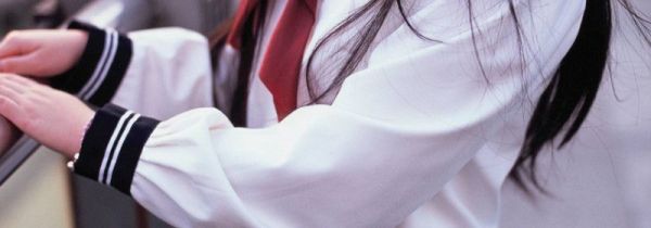 中牌制服馆是正还是山