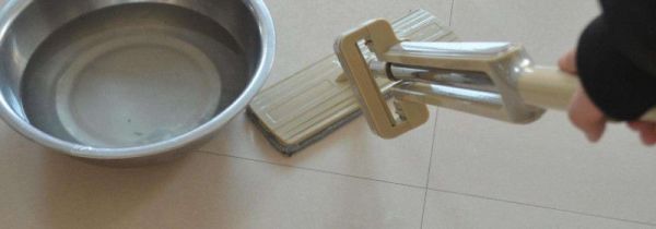 拖地加什么不易沾灰尘