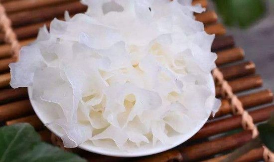 新鲜银耳煮了还有毒吗