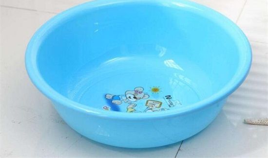 塑料盆上的胶怎么去掉