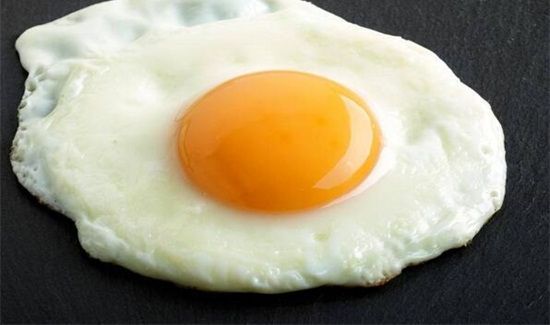 鸡蛋粘锅底是什么原因