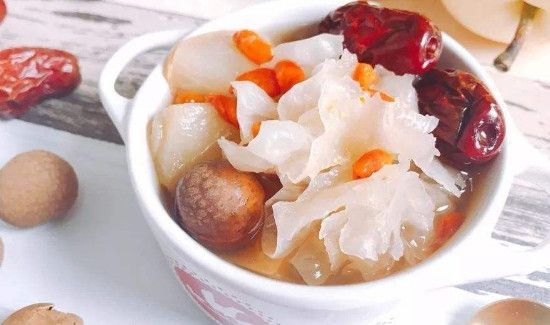 冰糖雪梨银耳汤的禁忌