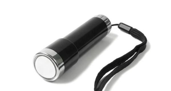 走夜路时应该注意哪些事情？