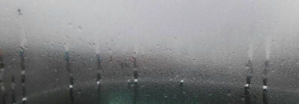 玻璃起水雾怎么处理