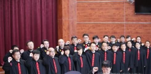 律师在法庭上需要遵守什么