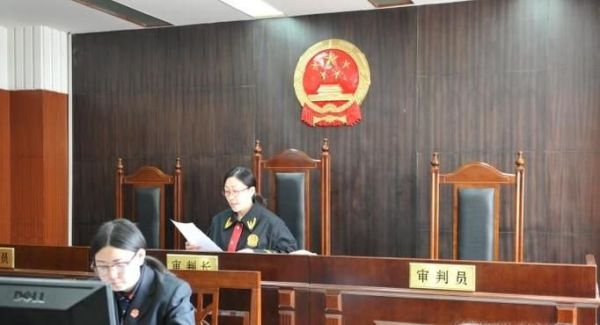 律师在法庭上需要遵守什么