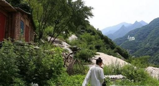 终南山为何多隐士