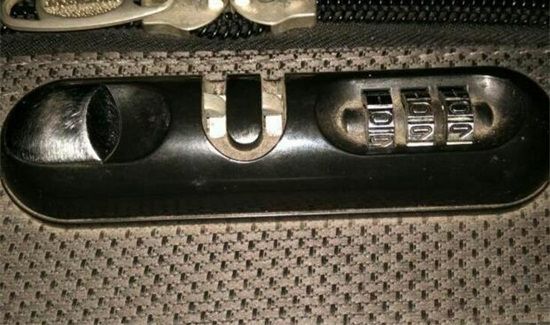 行李箱重置密码方法