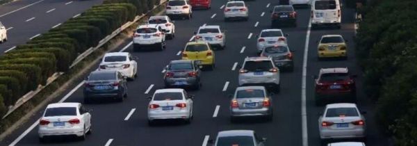 高速上可以开车窗吗