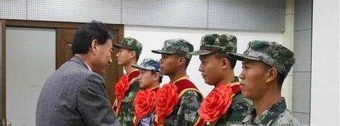 绶带的佩戴方法